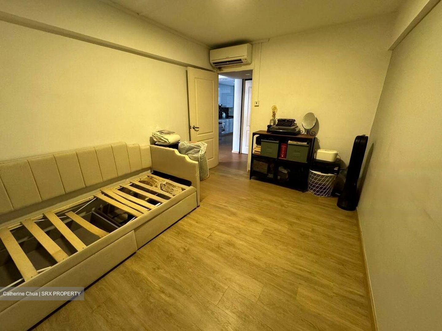 Blk 215 Jurong East Street 21 (Jurong East), HDB 3 Rooms #559213391